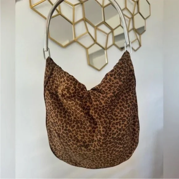 Bottega Veneta Cheetah 🐆 Print Hobo Bag - Picture 10 of 12